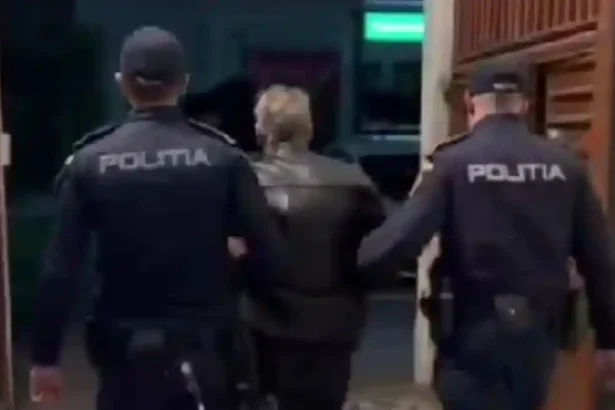 VIDEO Brbat din Valea Lung REINUT pentru 24 de ore de poliisti din Blaj Nu a respectat distana de 100 de metri fa de fosta partener
