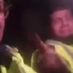 VIDEO Doi politisti sau filmat in noaptea de Inviere cantand manele in masina de politie Sa invie permisele