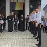 VIDEO Obiceiul Tocacilor in Apuseni la Poiana Vadului si Garda de Sus Tinerii pazesc si bat toaca pentru a inlatura spiritele malefice