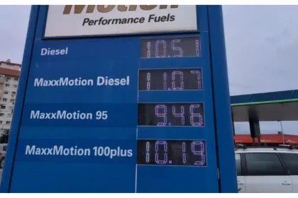 VIDEO Romanii cheltuiesc din ce in ce mai multi bani la pompa Motorina premium a trecut de 11 lei la o statie de alimentare din Alba