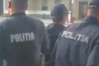 VIDEO SCANDAL la Aiud Un barbat de 66 de ani RETINUT dupa ce a agresat un alt barbat si i a furat telefonul mobil