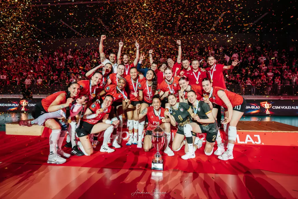 VIDEO Volei Alba Blaj a castigat Cupa Romanei pentru al doilea an la rand dupa o finala de poveste Confruntare palpitanta cu Dinamo campioana a salvat 3 mingi de meci