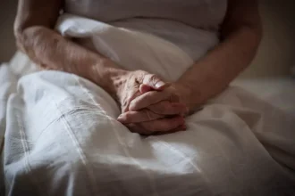 Varstnic de 82 de ani din Sona pacalit prin Metoda Accidentul Cum l a persuadat un necunoscut sa i ofer 22 000 lei