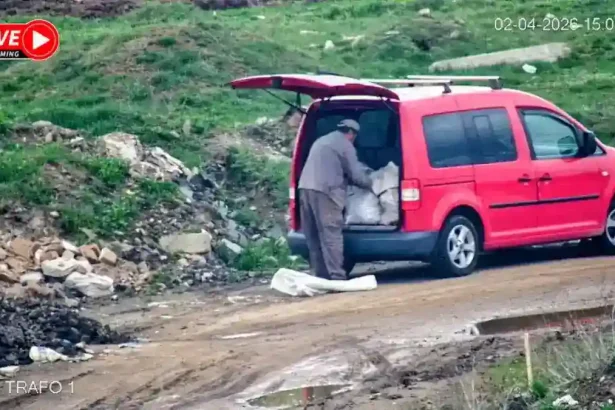 foto amendzi de 7000 de lei la alba iulia pentru aruncarea deseurilor textile si din constructii pe domeniul public faptasii identificati cu ajutorul sistemului de supraveghere video