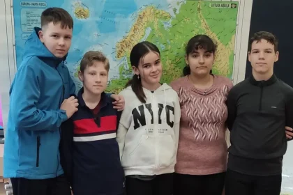 foto diana maria hanchesh si razvan valentin cioara elevi ai liceului hcc abrud s au calificat la etapa nationala a micii olimpiade de geografie 2026