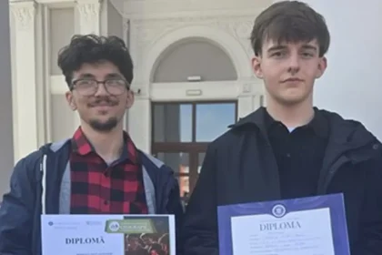 fotografie paul toader un tanar mot si elev al liceului horea cloca si crisan din abrud a obtinut mentiune la olimpiada nationala de geografie 2026 prestatie remarcabila si din partea lui alexandru pripon