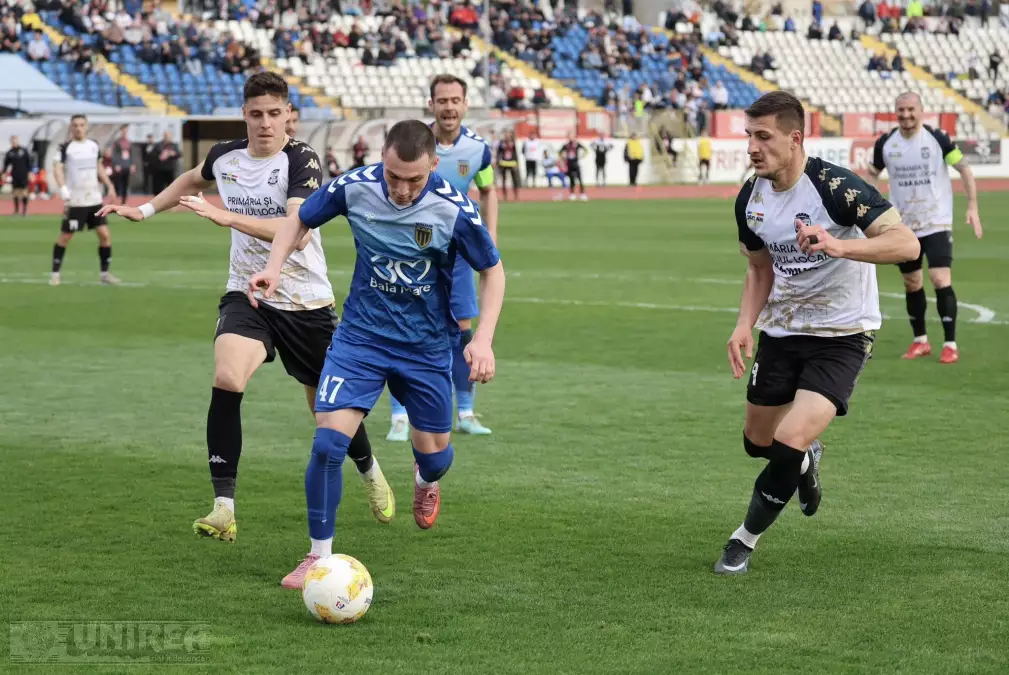 in liga 3 prima etapa a returului in play off csm unirea alba iulia la baia mare depinde de antrenorul alexandru pelici vezi celelalte confruntari ale echipelor din judet din seria 7