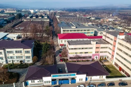 o arama pentru armata romana si pentru mai spp si sri ar putea fi fabricata la cugir iar munitia ar putea fi producuta la sadu ministrul apararii este un pachet mai amplu incluzand arme de asalt pistoale si diverse calibre