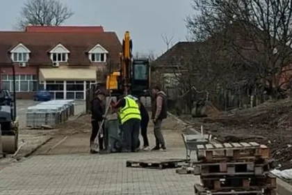 video a doia parcare amenajata in locul garajelor din blaj aproape de finalizare alte 70 de locuri de parcare in mica roma