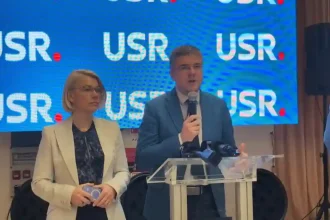 video tensiunile persista intre angajatii fabricii de arme cugir si conducere ministrul economiei nu sunt cei mai bine platiti muncitori exista posibilitati de imbunatatire si pentru conditiile de munca