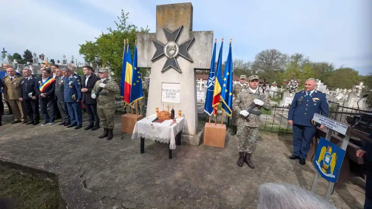 video ziua veteranilor de razboi 2026 la alba iulia serviciu religios depuneri de coroane si jerbe si moment de reculegere la cimitirul eroilor