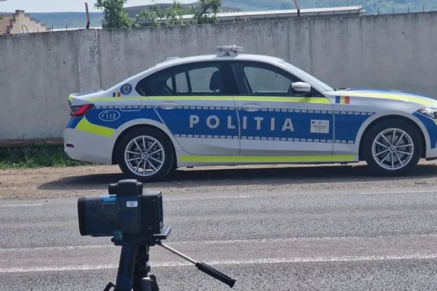 30 iulie 2026 Poilitistii rutieri din Alba utilizeaza sistemul e SIGUR pe drumurile din judet Se vizeaza zonele cu risc de accidente rutiere