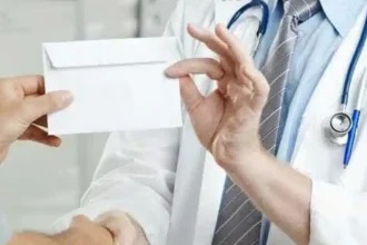 Adrian Ienea medicul din Sebes a fost condamnat la 6 ani de inchisoare pentru luare de mita in mod continuu