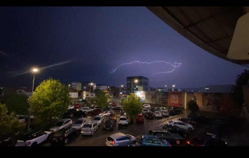 8 august 2026 Cod Galben de vreme severa in Alba Atenzionare imediata pentru ploi vant descarcari electrice si posibile grindine in mai multe localitati inclusiv Alba Iulia