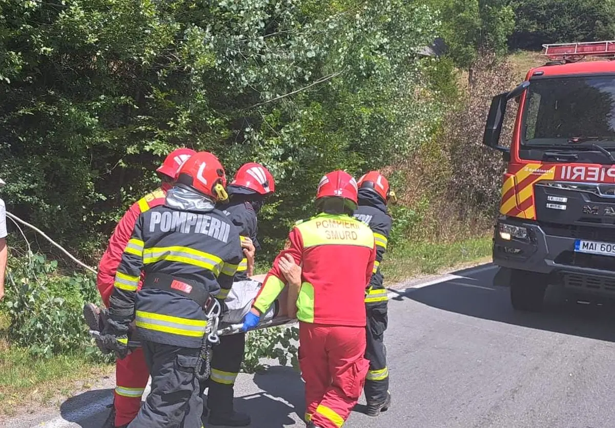 Accident de circulatie la iesirea din susgag spre popasul regelui un singur auto implicat