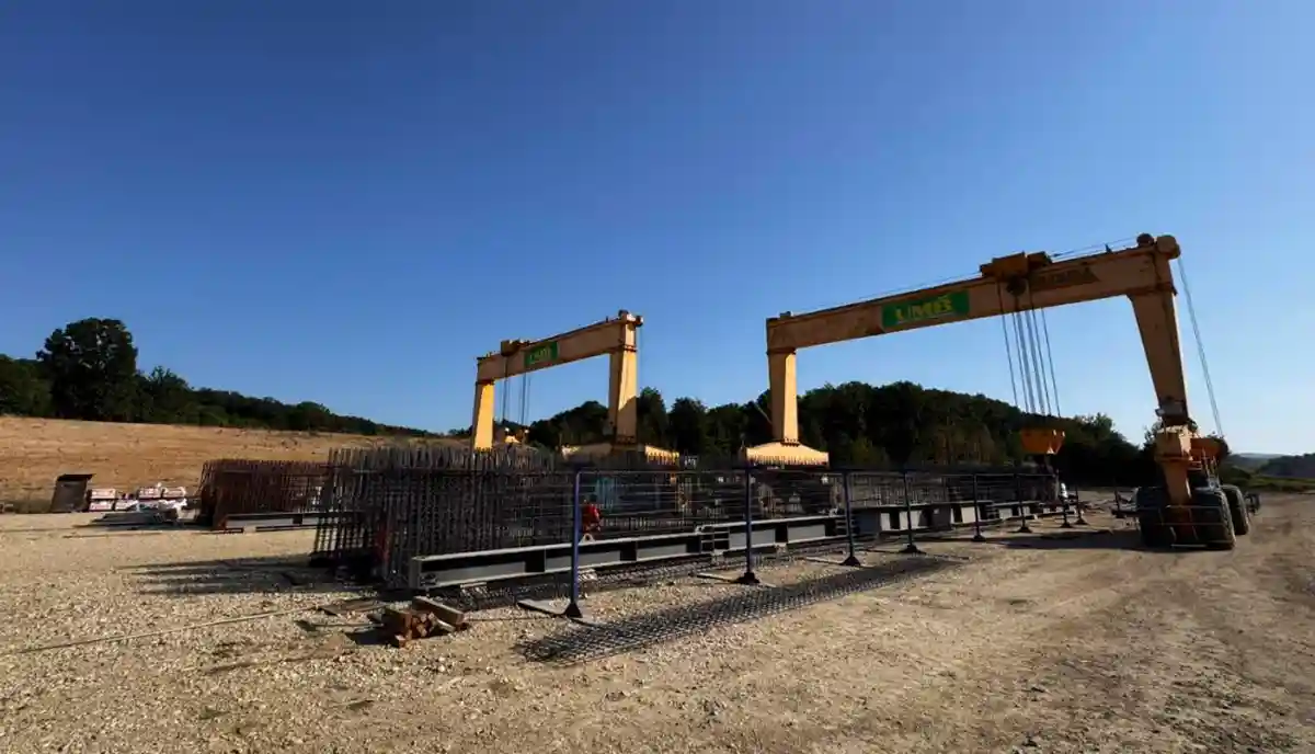 Autostrada cu tuneluri A1 Lugoj Deva Cand vor fi sapate cele doua tuneluri de pe sectorul Margina Holdea Finalizarea lucrarilor este asteptata in prima parte a anului 2027