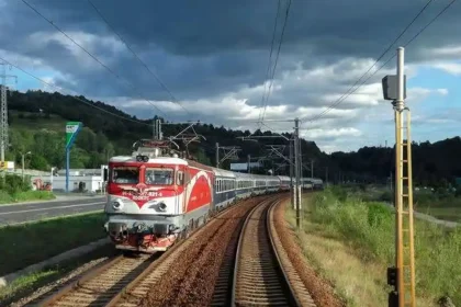 Avertisment din partea sindicatelor Calea ferata nu poate functiona la nesfarsit pe datorie Fara finantare trenurile risca sa se opreasca