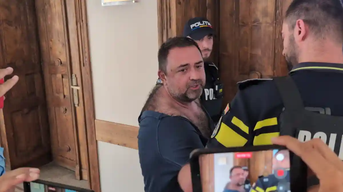 Cum justifica instanta respingerea arestarii preventive a procurorului care a intrat cu pistolul intr o discoteca din hunedoara si a provocat scandal
