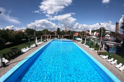 De ce este interzis accesul la stranduri cu alimente si bauturi din exterior Ce afirma seful InfoCons