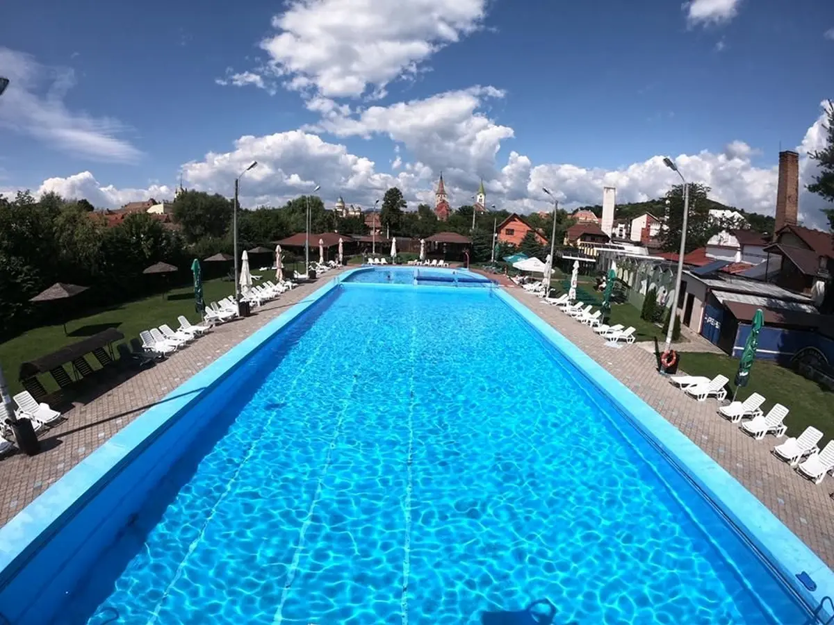De ce este interzis accesul la stranduri cu alimente si bauturi din exterior Ce afirma seful InfoCons