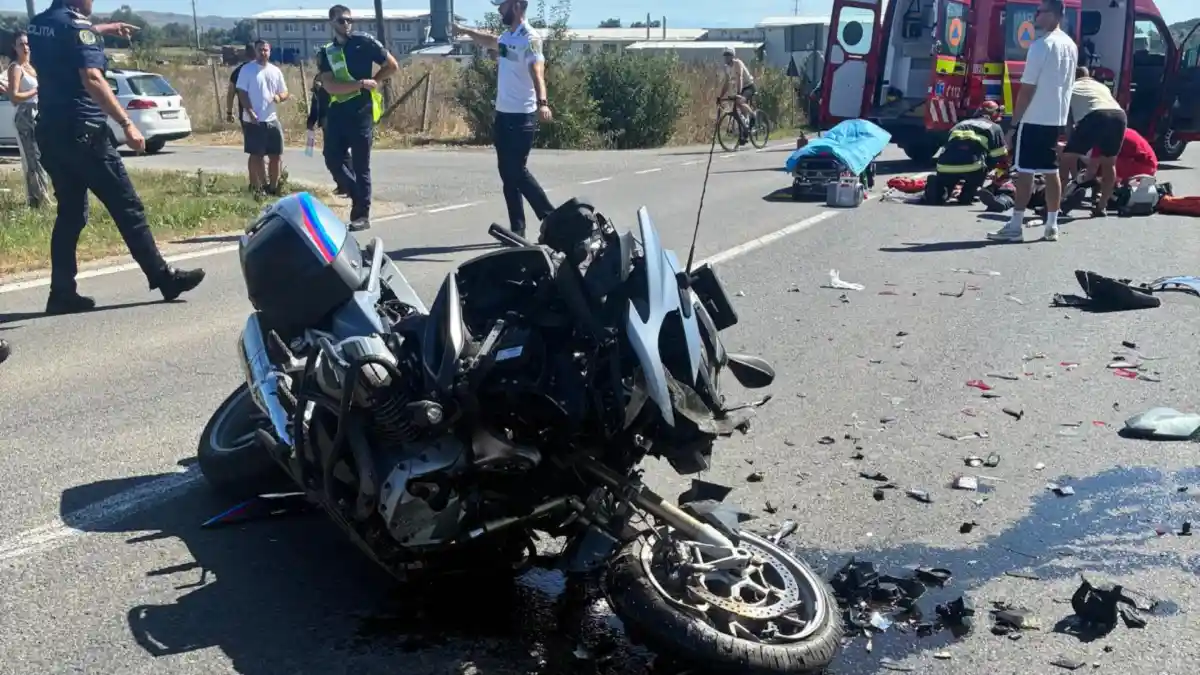 FOTO Accident de circulatie la Aiud pe DN1 Coliziune intre un autoturism si o motocicleta