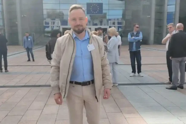 FOTO Flaviu Raditoiu membru USR din Cugir numit administrator special la o filiala a Companiei Nationale ROMARM SA
