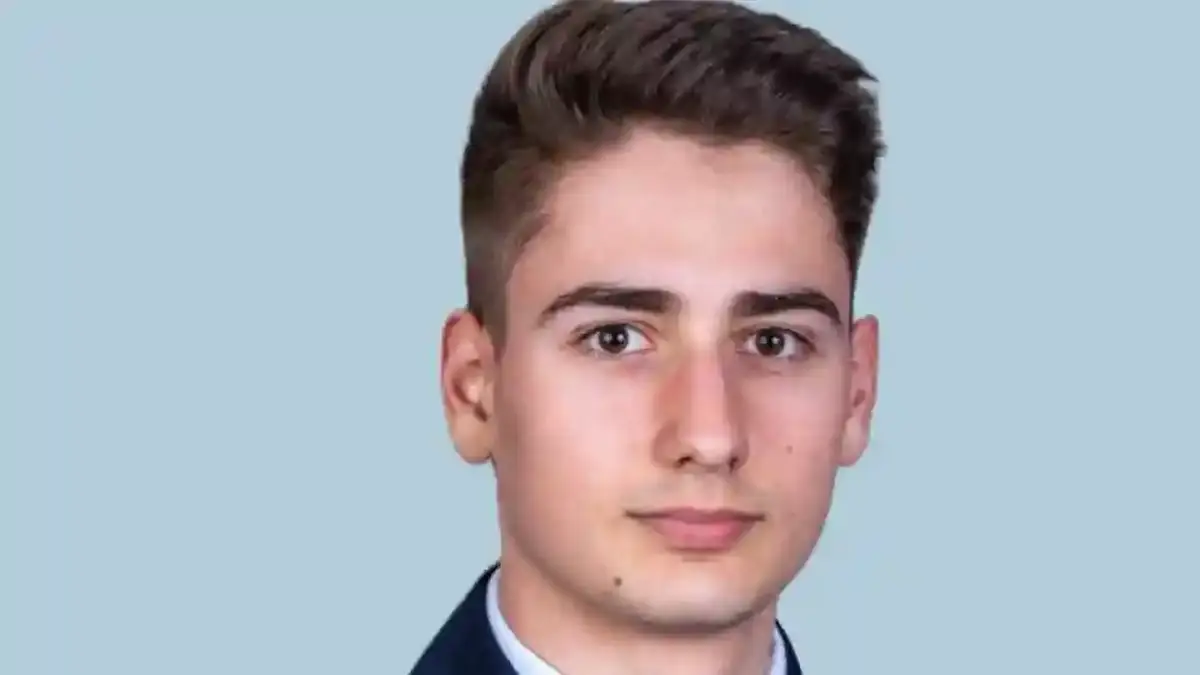 Foto Albert Agud absolvent al Colegiului Militar din Alba Iulia admis pe prima pozitie la specializarea Comunicatii pentru aprare si securitate la Academia Technica Militara