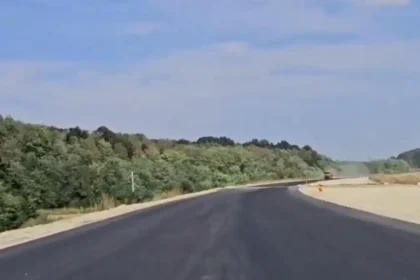 Foto Autostrada A1 Botezul asfaltului pe primii kilometri ai tronsonului Margina