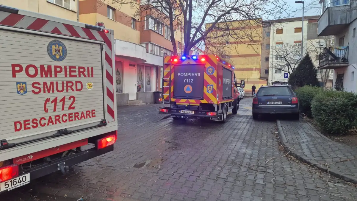 Incident pe strada Motilor din Aiud Un copil a ramas cu piciorul prins pe un podet din beton cu grinzi