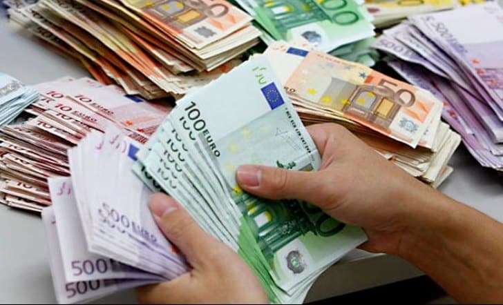 Mugur Isarescu guvernatorul BNR despre adoptarea euro in Romania In prezent nu indeplinim niciun criteriu