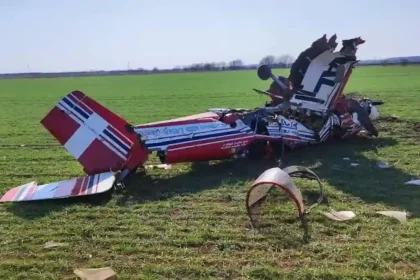 Romania avionul economic ramas fara combustibil expert Cand ambele motoare functioneaza avionul se ridica Cand se opresc avionul coboara