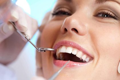 Sanatate orala in scoli Liceenii ar putea invata despre igiena dentara prevenirea cariilor si alimentatia sanatoasa in cadrul orelor de curs
