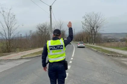 Sofer din Seica Mica oprit de politisti la Teius A primit dosar penal deoarece nu avea permis de conducere adecvat pentru ansamblul de vehicule pe care il conducea