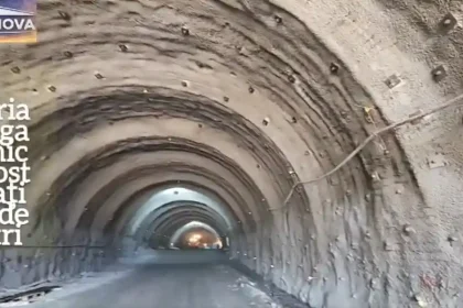 VIDEO Lucrari intensive pe autostrada A1 Sibiu Pitesti Aproximativ 650 de muncitori si 150 de utilaje activeaza pe Sectiunea 2 Boita Cornetu