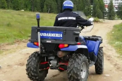VIDEO Mesaj emotionant de multumire din partea familiei din Dolj salvata de jandarmii montani din Sugag dupa ce s a ratacit si a ramas blocata pe un drum forestier Doi oameni pe care ii vom purta mereu in suflet