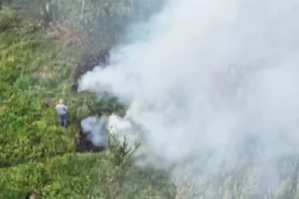 VIDEO Primaria Aiud a luat masuri impotriva locuitorilor care depoziteaza ilegal deseuri ard resturi vegetale sau comit alte contraventii Drona Politiei Locale Aiud a intrat in actiune