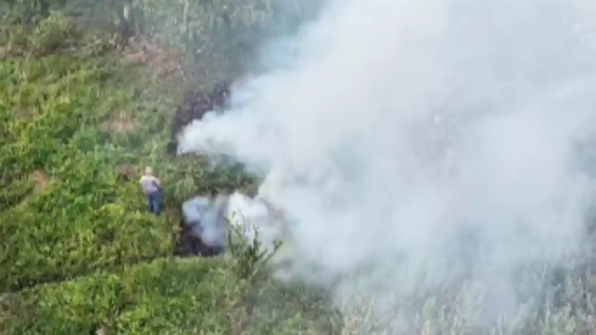 VIDEO Primaria Aiud a luat masuri impotriva locuitorilor care depoziteaza ilegal deseuri ard resturi vegetale sau comit alte contraventii Drona Politiei Locale Aiud a intrat in actiune