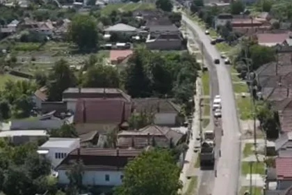 Video Condcte de utilitati vechi de 70 de ani inlocuite in Uioara de Sus Primarul Silviu Vintelere Dupa sapaturi asfaltam tot