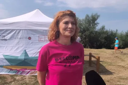 Video Descopera Rowmania competitie de vazlit in canotci din nou pe Mures la Alba Iulia Ivona Patzaichin Avem o resursa valoroasa pe care o valorificam destul de putin