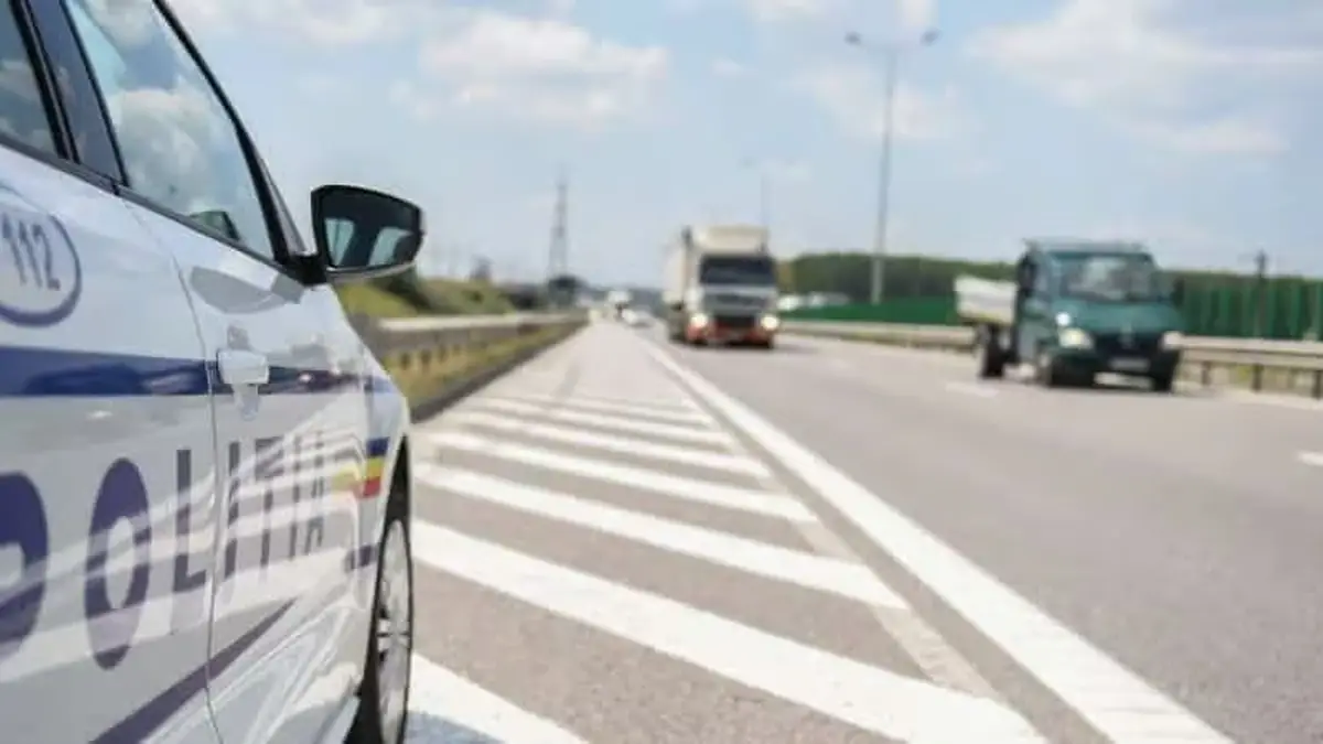 Zeci de persoane si vehicule controlate de politisti si jandarmi in Alba Amenzi depasind 7000 de lei si doua permise de conducere suspendate