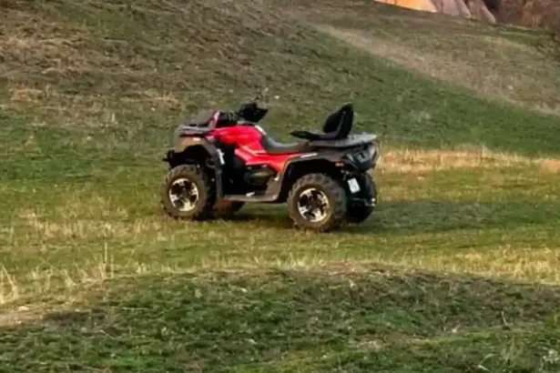 accident rutier in comuna sohodol o persoana ar putea fi prinsa sub un atv rasturnat intr o vale