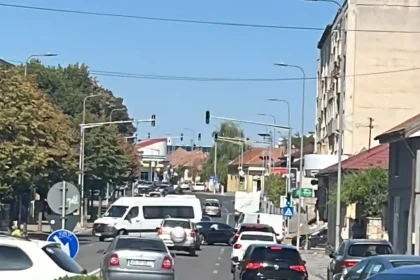 foto accident rutier la alba iulia doua masini s au ciocnit pe strada tudor vladimirescu in zona licelui tehnologic dorin pavel