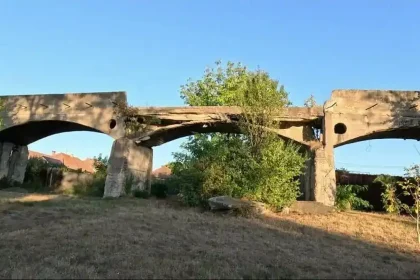 foto apeductul vechi de peste un secol dintr un oras din alba nu va fi demolat decizie de ultima ora