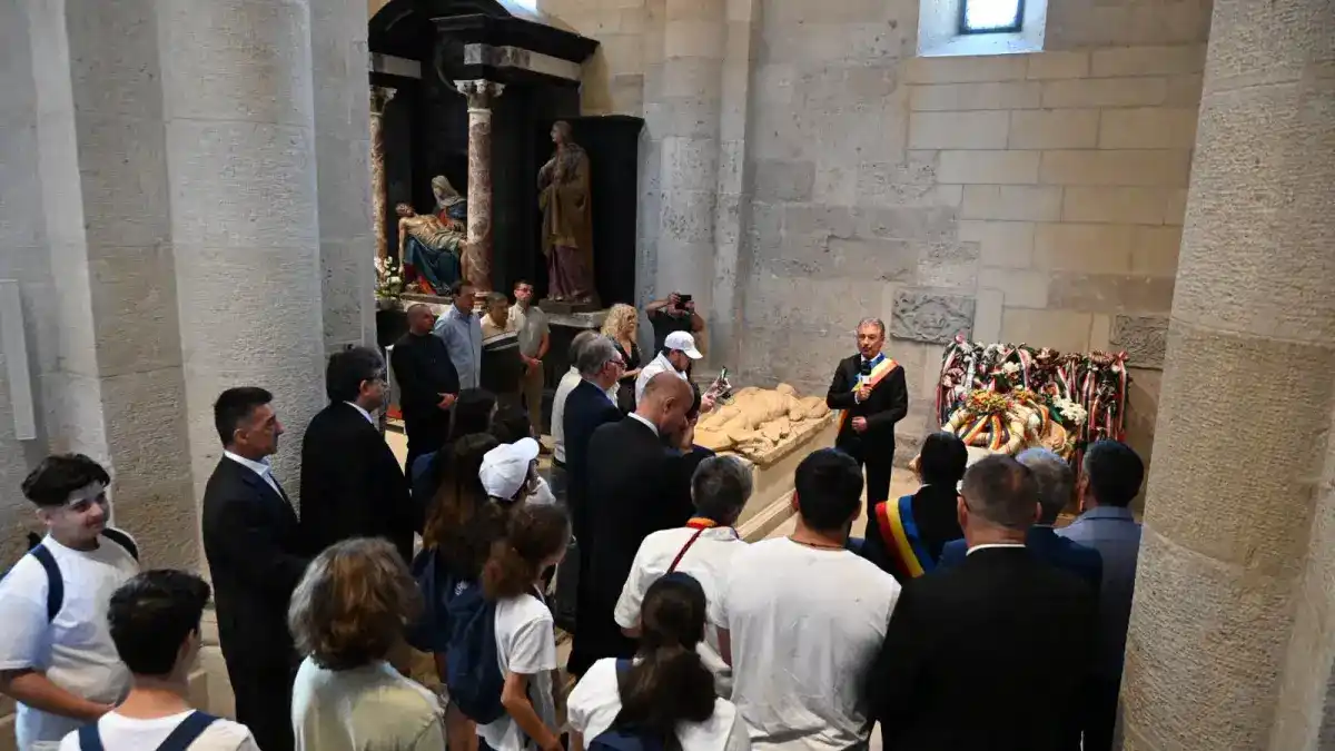 foto iancu de hunedoara comemorat la catedrala romano catolica sfantul mihail din alba iulia la 570 de ani de la moartea sa