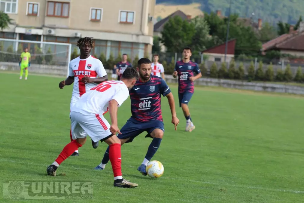 foto metalurgistul cugir inter sibiu 1 0 0 0 intr un meci amical gol marcat de goronea herlea s a ntors de la csm unirea alba iulia