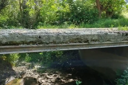foto podul la lupu din ohaba va fi reparat autoritatile pregatesc inlocuirea structurii deteriorate