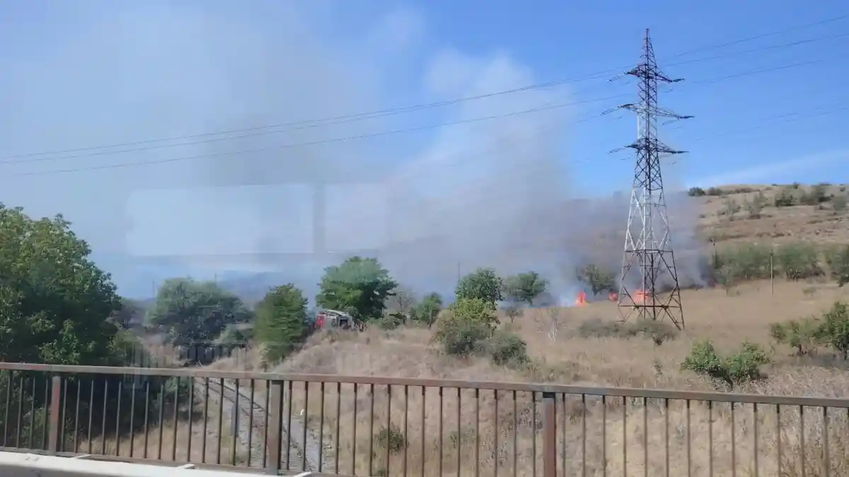 video incendiu in alba iulia pe strada alexandru ioan cuza pompierii intervin cu patru masini de interventie
