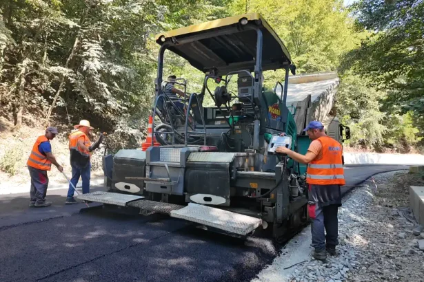 video premiera in judetul alba dj 705 primul drum judetean asfaltat in trei straturi am dorit sa ne asiguram ca va rezista