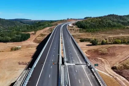 42 km de autostradă ar putea fi deschiși cu 3 luni mai devreme