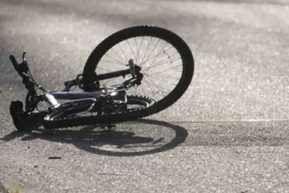 Accident rutier la Ocna Mureș: Biciclist lovit de un autoturism pe strada 8 Martie